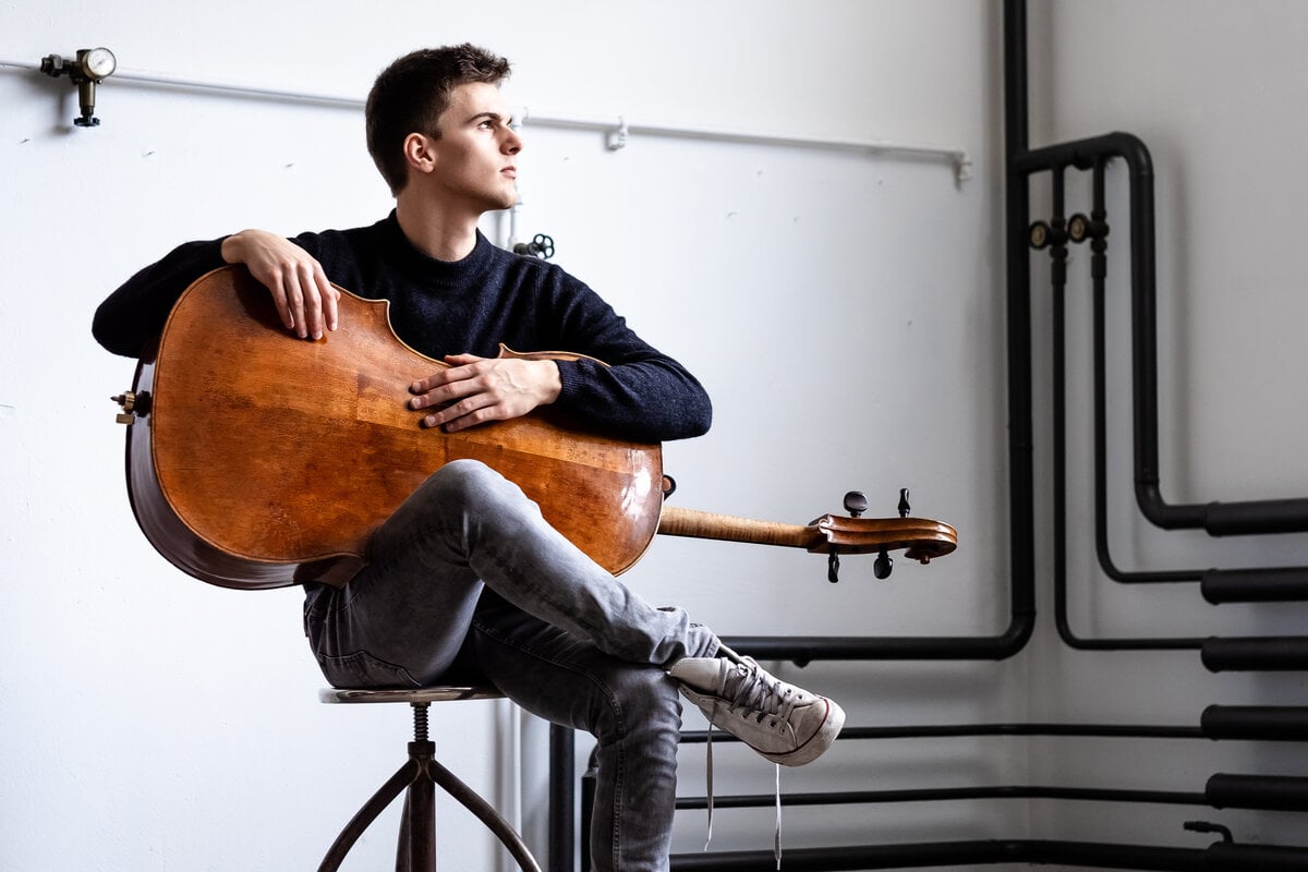 Herbstlich erklingt das Violoncello