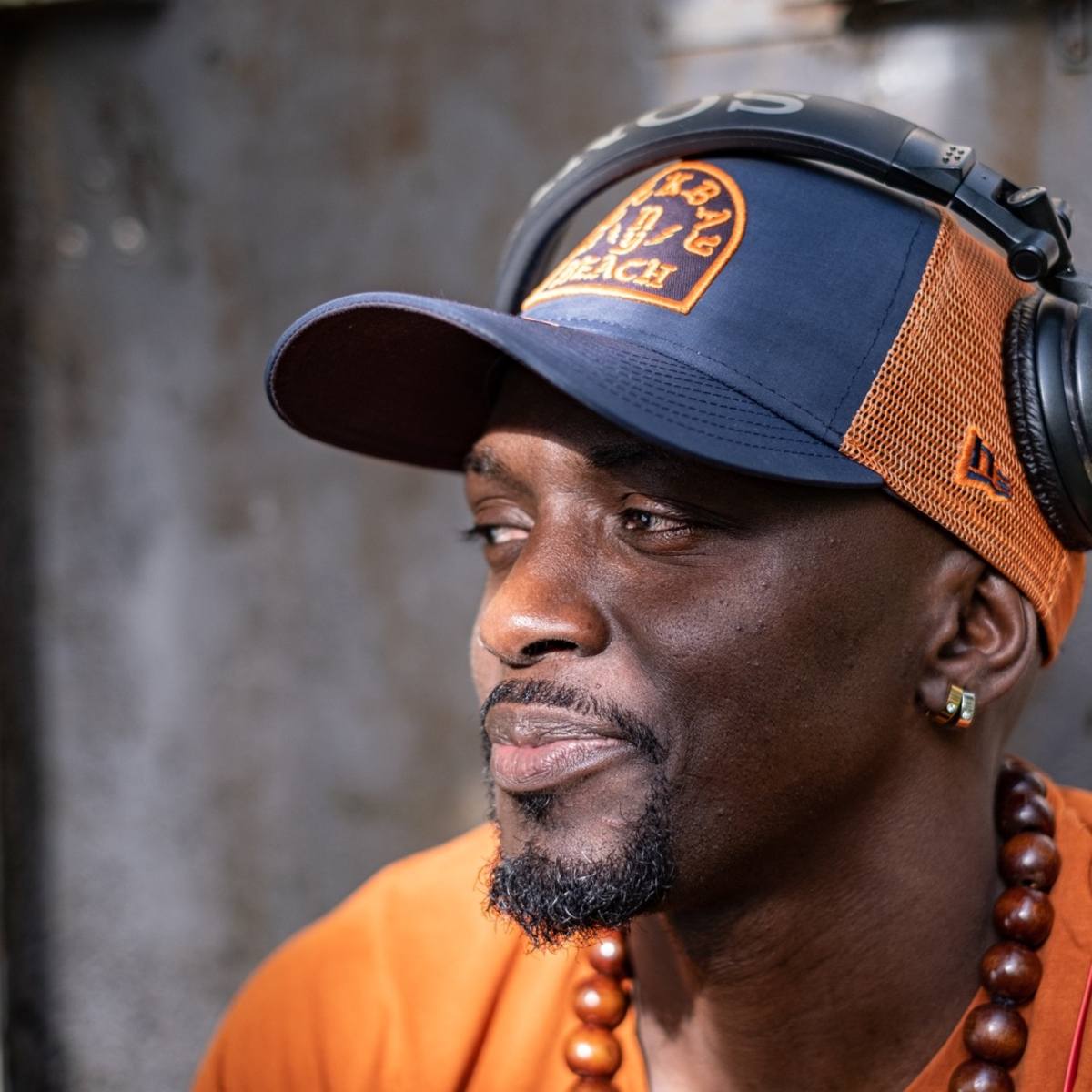 BKa Nº22 – Alwa Alibi mag Autos, Rihanna und die 2000er